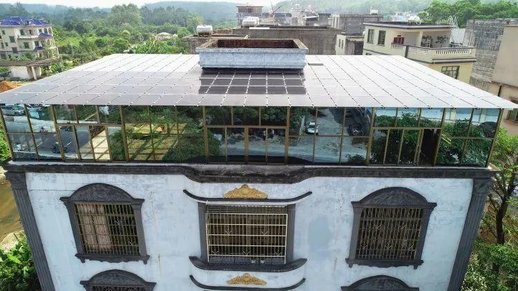 還在裝傳統(tǒng)陽(yáng)光房？太傻了！如今大家都裝這個(gè)，美觀、環(huán)保還能賺錢！
